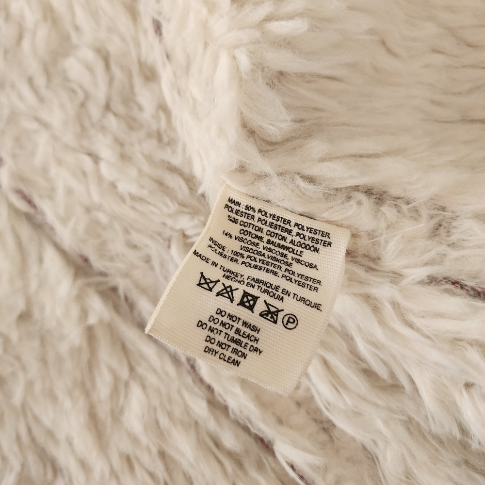 Anthropologie Hei Hei Jacquard Aztec Print Faux Fur Vest Size Large - Picture 11 of 11